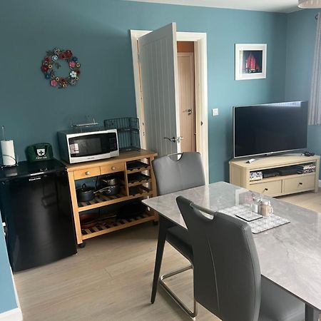 'Kodi'S Place' Well Appointed 1 Bedroom Apartment With Excellent Transport Links And Free Wi-Fi Whiteabbey Bagian luar foto