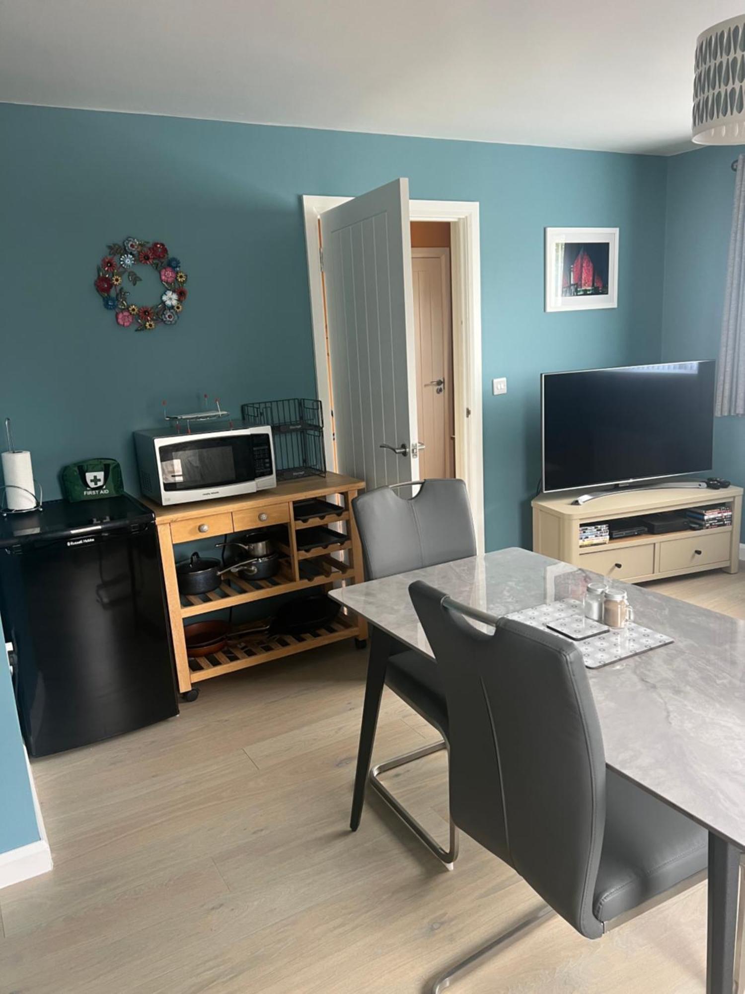 'Kodi'S Place' Well Appointed 1 Bedroom Apartment With Excellent Transport Links And Free Wi-Fi Whiteabbey Bagian luar foto